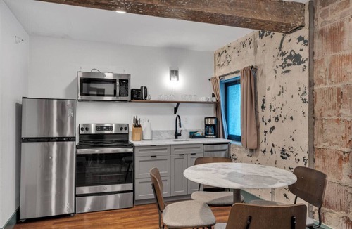 French Quarter Bed & Breakfast | 3 Bedroom Apartment, French Quarter, Walk to Bourbon & Saenger Theater