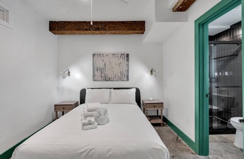 French Quarter Bed & Breakfast | 3 Bedroom Apartment, French Quarter, Walk to Bourbon & Saenger Theater
