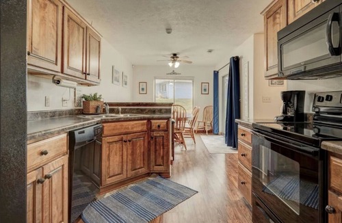 Spirit Lake House | 3-Bedroom Cabin at Bridges Bay with 6 daily waterpark passes included