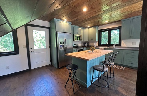 Chatfield Cabin | 3-bedroom cabin in beautiful chosen valley of Chatfield.