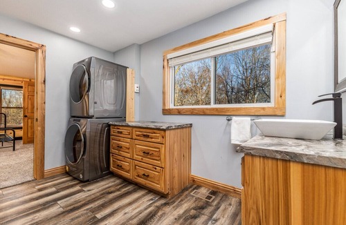 Apple River House | 3 Bedroom, Cozy Home at ACL