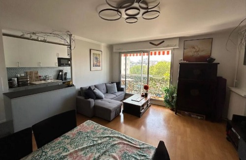 15th Arrondissement Apartment | 3-bedroom family apartment Eiffel Tower balcony 15min