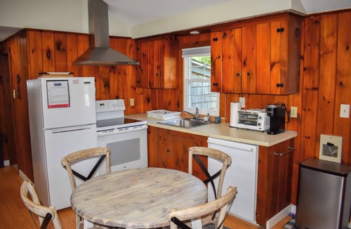 West Dennis House | 3 bedroom home with ac, walk to the beach!