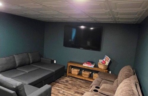 Decorah House | 3-bedroom house in Decorah: Sleeps 12, hot tub, close to river and bike trails