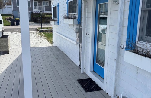 Bonnet Shores House | 3-bedroom house in bonnet Shores walk to the beach pond view weekly rental