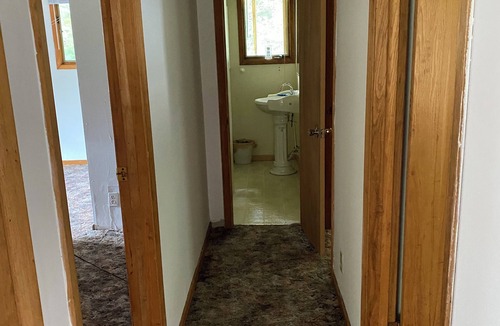 Walker House | 3-bedroom house in welcoming Walker with AC, WiFi, dock, kinda private.