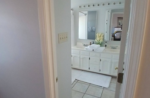 Shenandoah House | 3-Bedroom House, private, off-street, covered parking, near food, shopping, fun