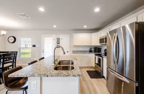 Denham Springs House | 3-bedroom house in serene Denham Springs with AC