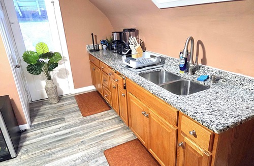 Stoughton Apartment | 3-bedroom Luxury Loft Family-Friendly Home + Free Parking - 9 Guests