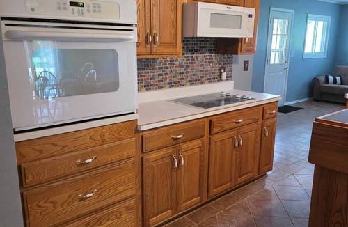 Littleport House | 3-bedroom outdoor enthusiasts steps away from Backbone State Park.