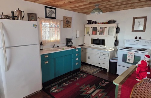Dragoon House | 3 bedroom, unique vintage private house with beautiful, peaceful mountain views