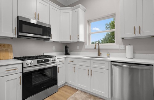 East Biloxi House | 3 BR house - Close to Casinos, the Beach, Shopping, and more!