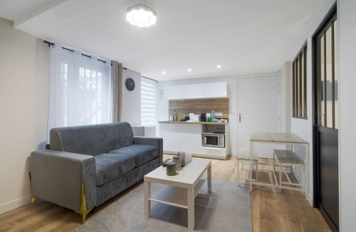 Quartier Saint-Georges Apartment | 3 Cozy Apartments Near Galeries Lafayette-12pers