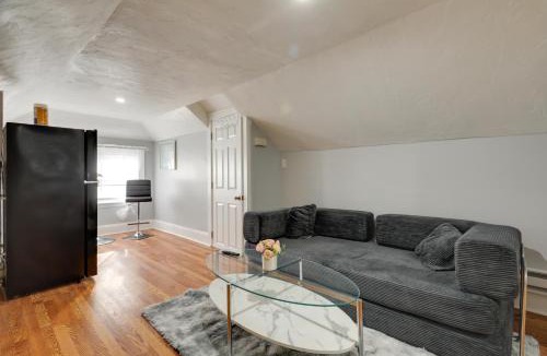 Milton Apartment | 3 Mi to Blue Hills Skiing & Hiking! Couple’s Apt
