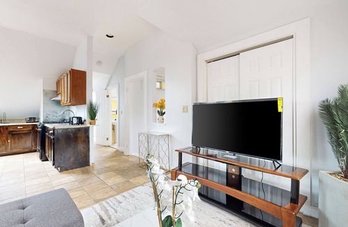 West Street - River Street Condo | 3 Mi to Franklin Park Zoo! Bright Residential Stay