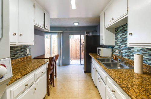 NoHo Arts District House | 3 Mi to Universal Studios: North Hollywood Home