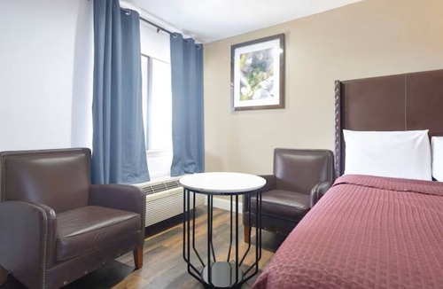 San Augustine Hotel | 3 Rooms for Simple Stay: 2 Full Beds Non-Smoking, Clean Comfort.