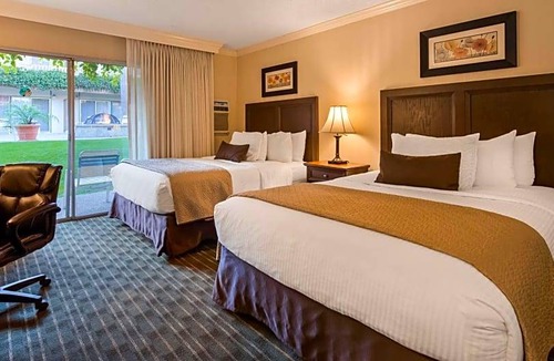 North State Hotel | 3-Star Hotel ∙ Best Western Plus Pepper Tree Inn