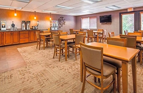 Minocqua Hotel | 3-Star Hotel ∙ Best Western Plus Concord Inn