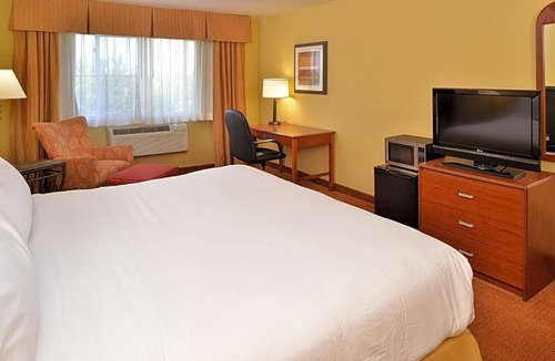 Stevens Point Hotel | 3-Star Hotel ∙ Holiday Inn Stevens Point - Convention Center, an IHG Hotel