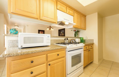 Oxnard Shores Hotel | 3 Units at Mandalay Beach | Steps to Channel Islands Shores