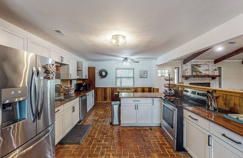 Wilmer House | 30-Acre Oasis w/Private Pond Near Big Creek Lake