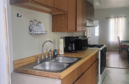 Plainfield Apartment | 30 day min. Traveling professionals welcome