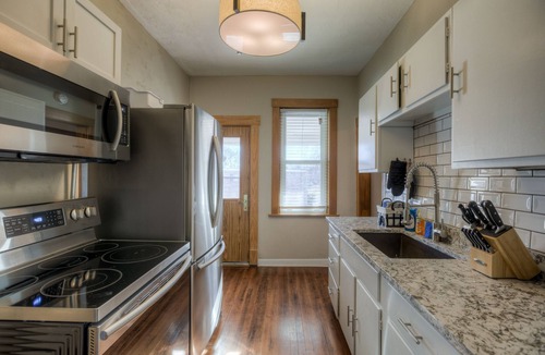 Downtown Omaha House | 3509 Fabulous Midtown Townhome! Walk to TWO entertainment districts!
