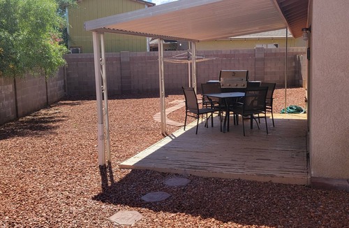 Sierra Vista House | 3bd/2ba Quiet neighborhood home centralized for all your travel desires.