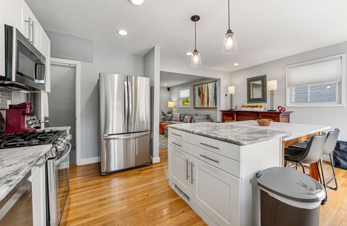 Lower Central NE House | 3BR/2.5 BA Queen Beds, pets OK near Cap Hill
