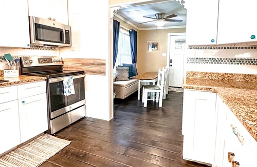 Waveland House | 3Br 2Ba Cottage w/Golf Cart