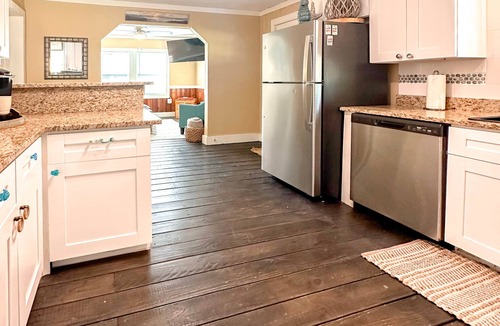 Waveland House | 3Br 2Ba Cottage w/Golf Cart