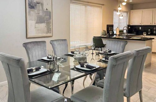 Spring Valley House | 3BR/3BA w/Pool & BBQ 15 Mins to Strip & Airport