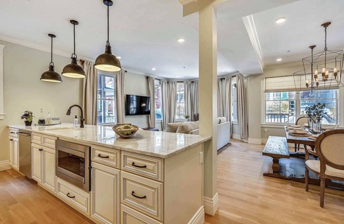 Egleston Square Condo | 3BR Cozy Boston Condo, Near T