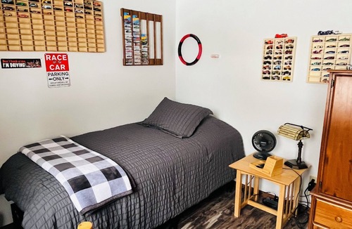 Carlton House | 3BR Farmhouse Retreat Country comfort with farm animals, trails & cozy spaces