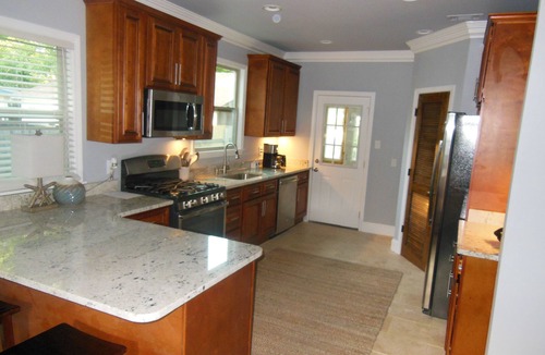 Biloxi Cottage | 3BR home, 2blks to Beach, Keesler, 30 day rental with utilities