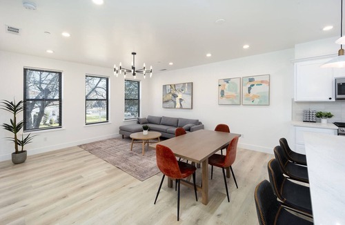 Downtown Sacramento House | 3BR Midtown townhome - Walk to Golden 1 & Capitol