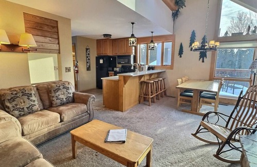 Lutsen Villa | 3BR Townhome | Ski-In/Ski-Out | Pool & Hot Tub