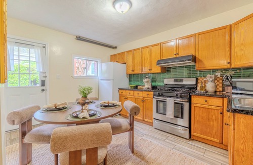 East Somerville Apartment | 4 Bed Cozy Apartment in peaceful Somerville