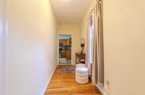 East Somerville Apartment | 4 Bed Cozy Apartment in peaceful Somerville