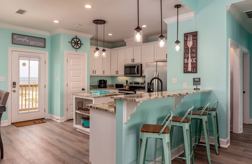 Dauphin Island House | 4 Bedroom on Beach! Hot tub! Footsteps from the water!