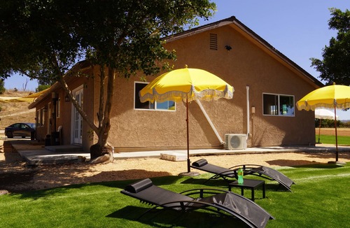 Malibu House | 4-bedroom ranch house in peaceful Malibu with ocean and mountains view