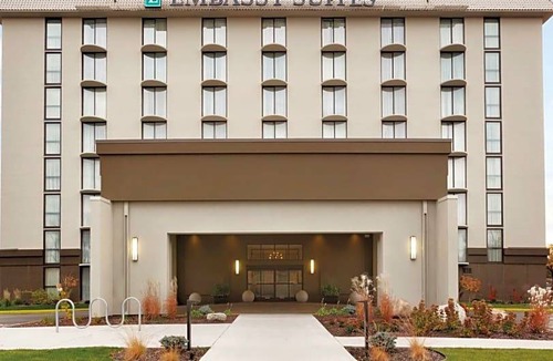 West Bloomington Hotel | 4-Star Hotel ∙ Embassy Suites by Hilton Bloomington/Minneapolis