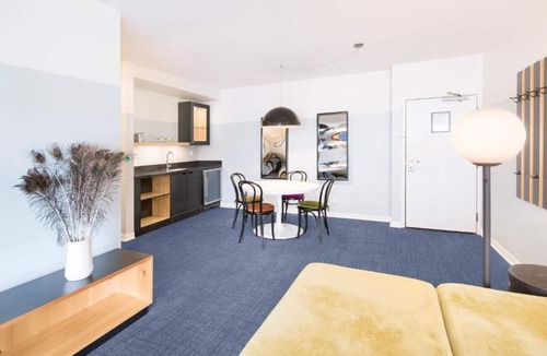 Venice Hotel | 4 units Venice Beach Stay near Pacific Ave LAX and Downtown! with FREE Breakfast