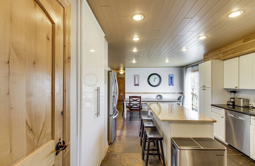 Brook Park Cabin | 40-Acre Brook Park Retreat Near Lakes & Fishing!