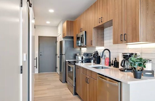 St. Anthony West Apartment | 420 Huck Minneapolis