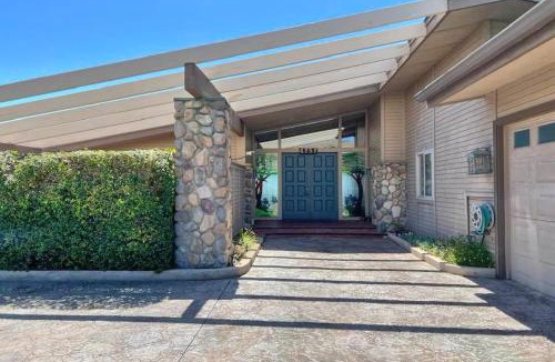 San Simeon House | 4757 Windsor Blvd. Seaclift Estates
