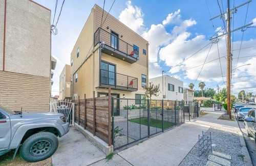 Rampart Village Condo | 4bd 2730