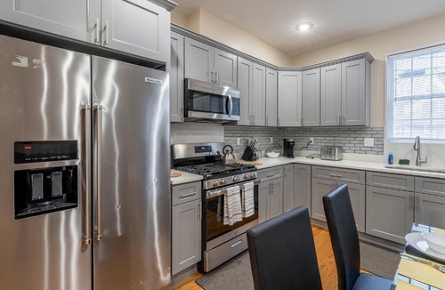 Dudley - Brunswick King Apartment | 4BR Boston Apt - Pet Friendly & Free Parking, near MBTA Station 2331
