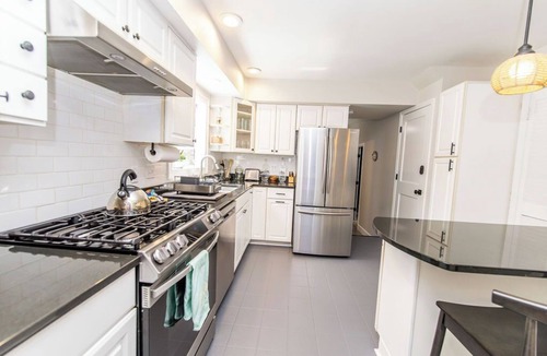 Anchorage House | 4BR Family Retreat Near Annapolis w/Large Yard